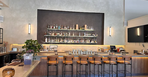 Bijou Wine Bar in Petaluma
